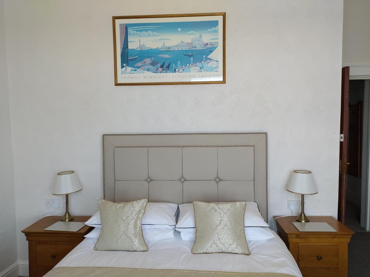 Frosty Towers Bed & Breakfast ลันดิดโน ภายนอก รูปภาพ