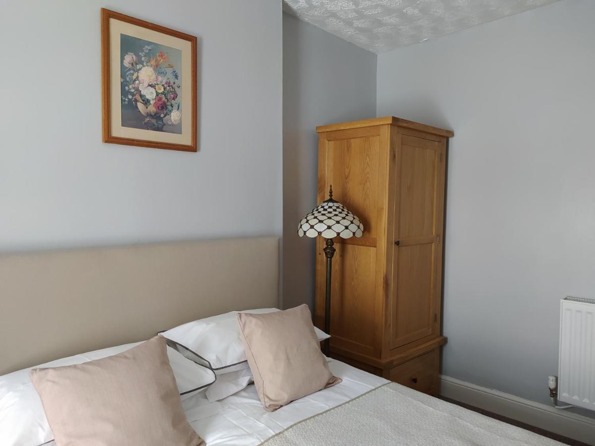 Frosty Towers Bed & Breakfast ลันดิดโน ภายนอก รูปภาพ